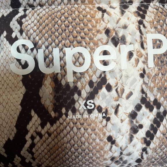 Aritzia Tna The Super Puff Snake Python Print Puffer Goose Down Jacket Size XS - Picture 4 of 16
